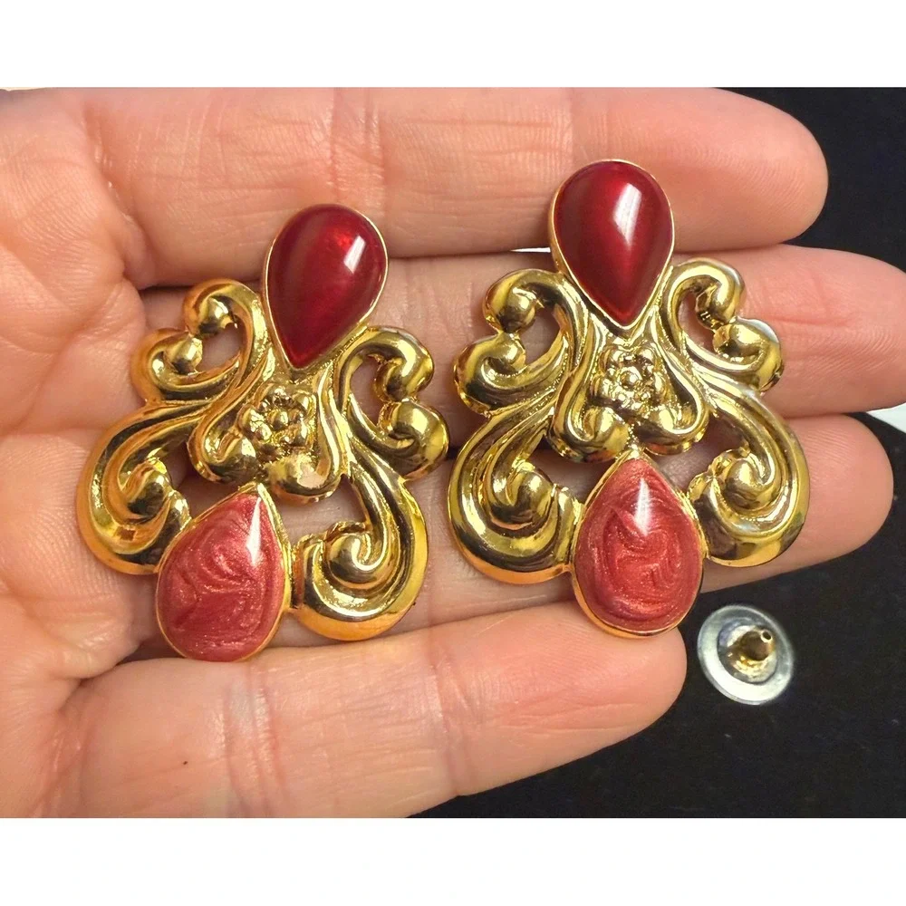 Vintage Gold‎ Tone Red Cabochon Ornate Scroll Drop Statement Earrings Post Back